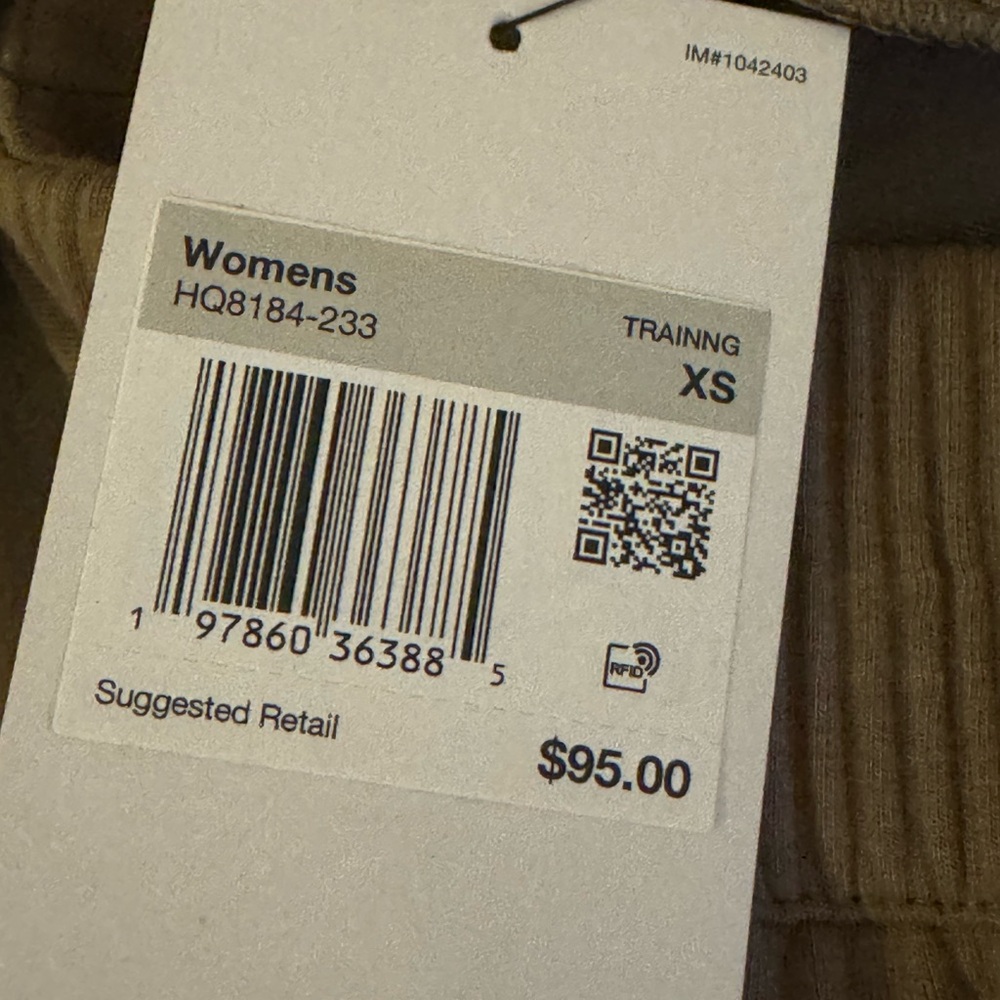 NIKE Mid Rise, Ankle Length Joggers, size XS. NWT! - Picture 5 of 5
